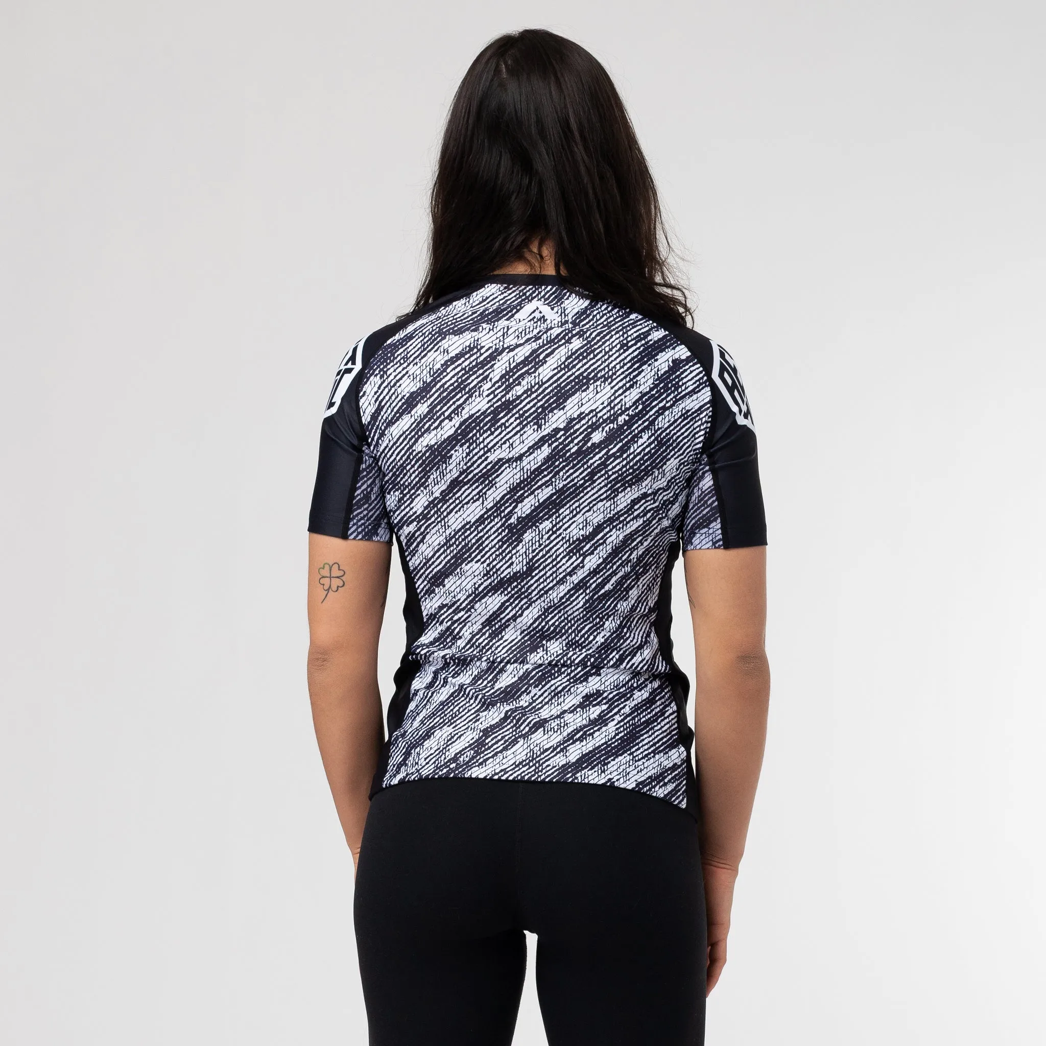 Aesthetic "Inkscape" Short Sleeve Women's Rash Guard