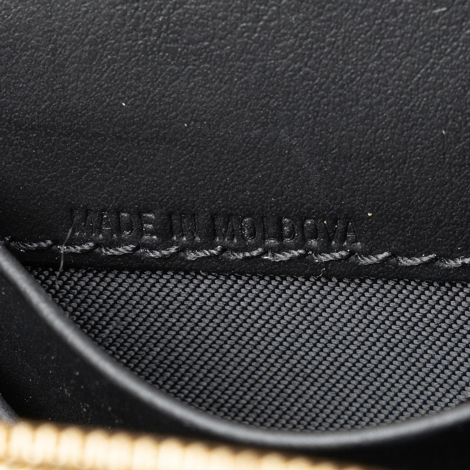 Burberry House Check Henley Chain Wallet (SHF-8PkzNG)
