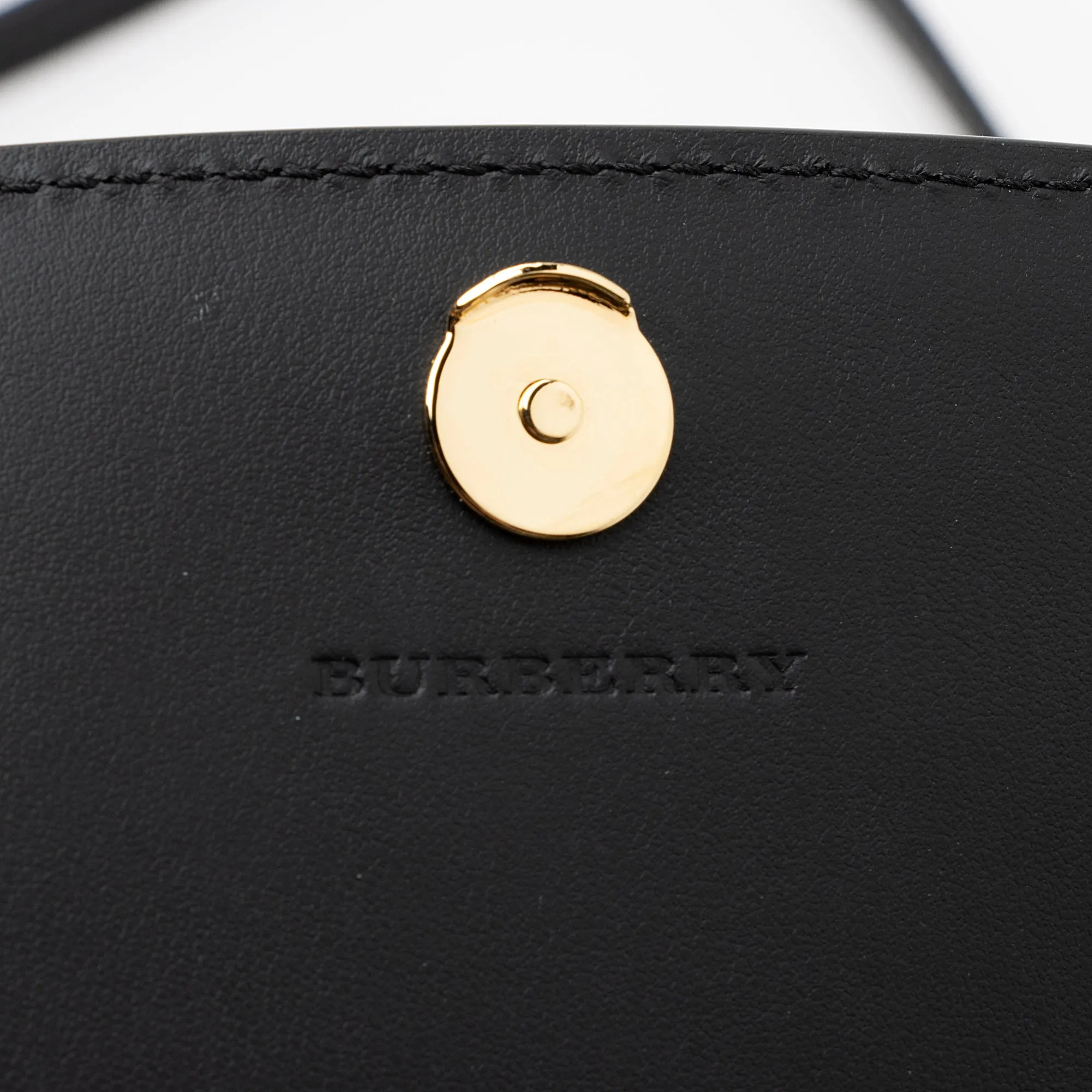 Burberry House Check Henley Chain Wallet (SHF-8PkzNG)