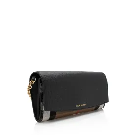 Burberry House Check Henley Chain Wallet (SHF-8PkzNG)