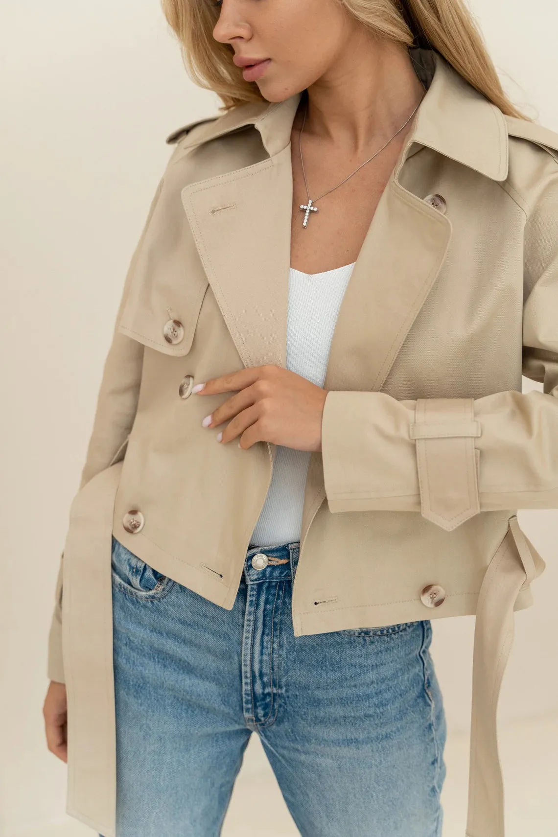Cropped beige cotton trench coat